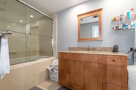 10 Mountain Laurels Drive Nashua NH 03062