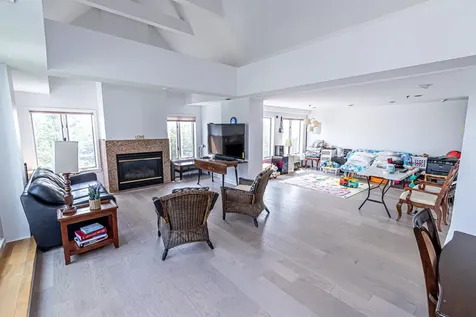 10 Mountain Laurels Drive Nashua NH 03062