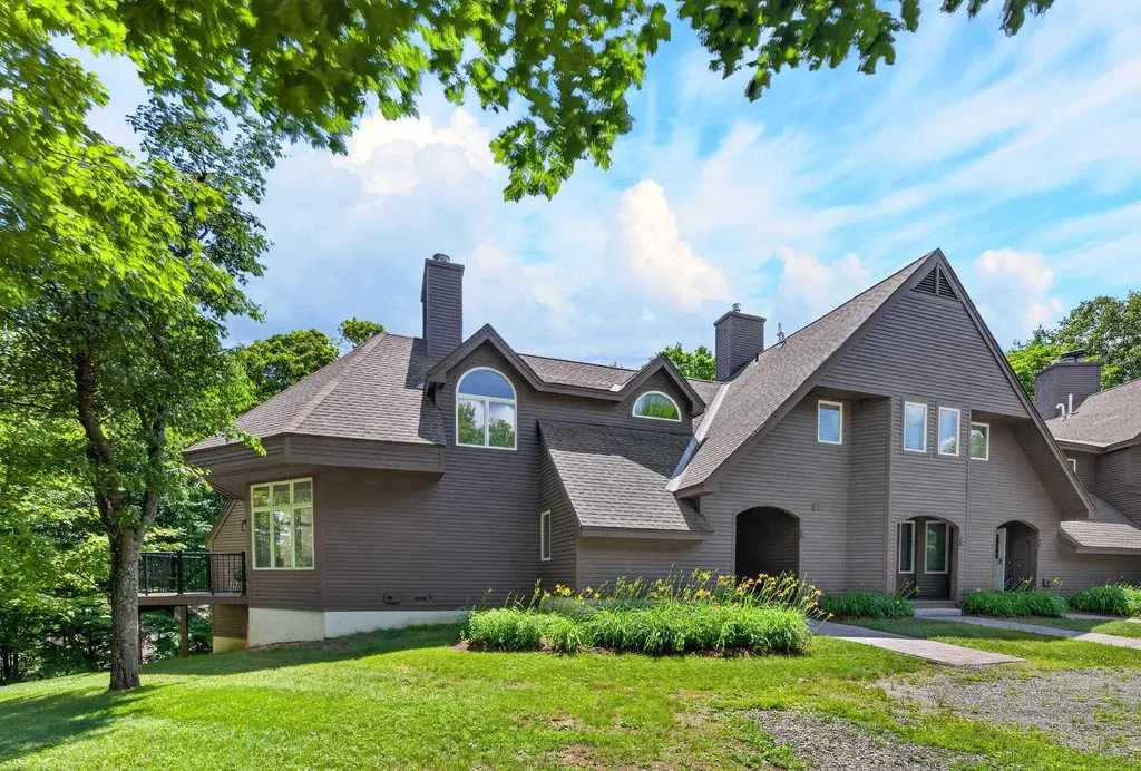 11 Dutchman Lane Wilmington VT 05363