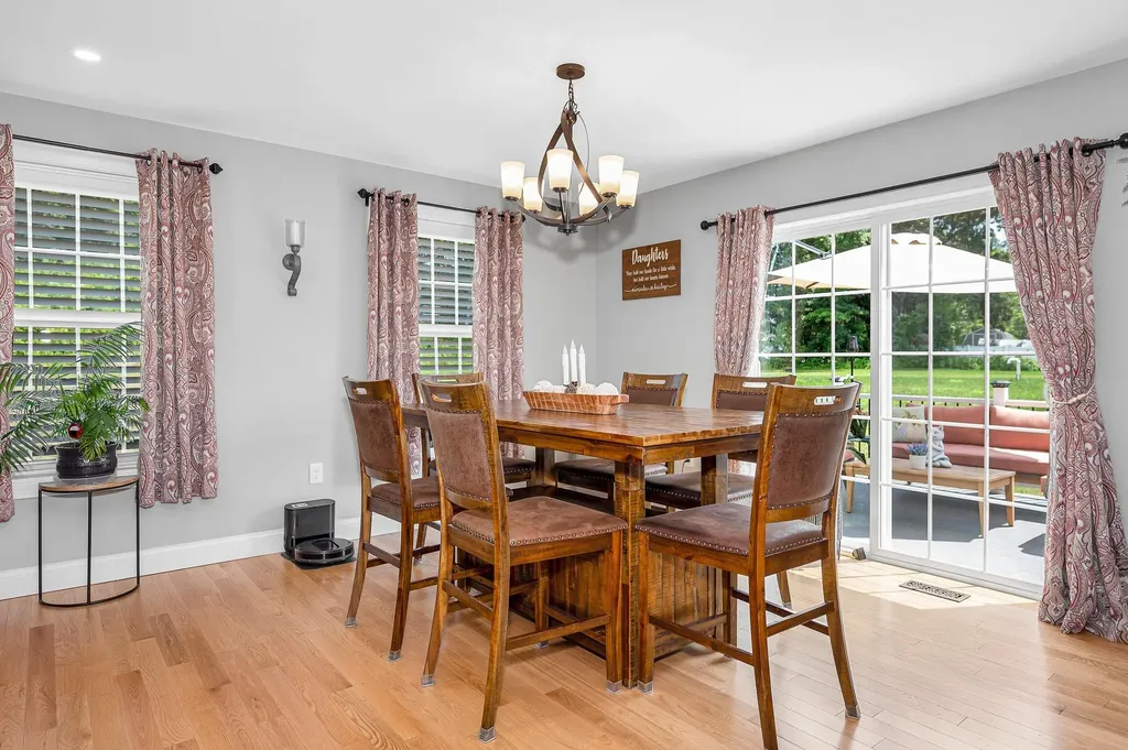 289B Webster Street Hudson NH 03051