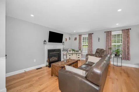 289B Webster Street Hudson NH 03051