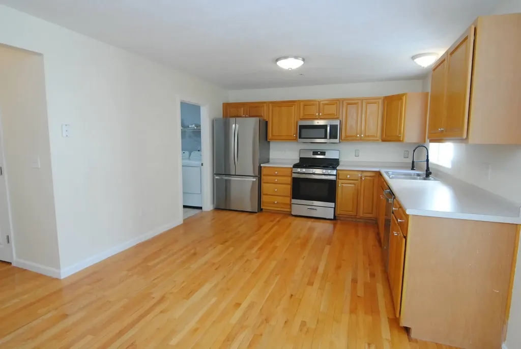 68 Georgetown Drive Nashua NH 03062