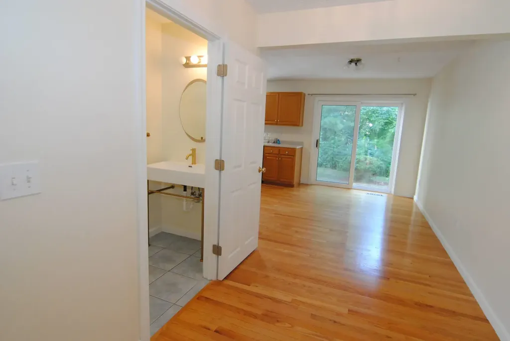 68 Georgetown Drive Nashua NH 03062