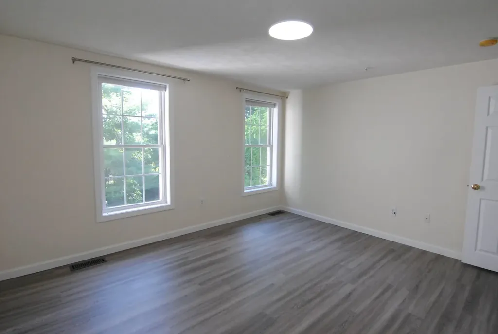 68 Georgetown Drive Nashua NH 03062