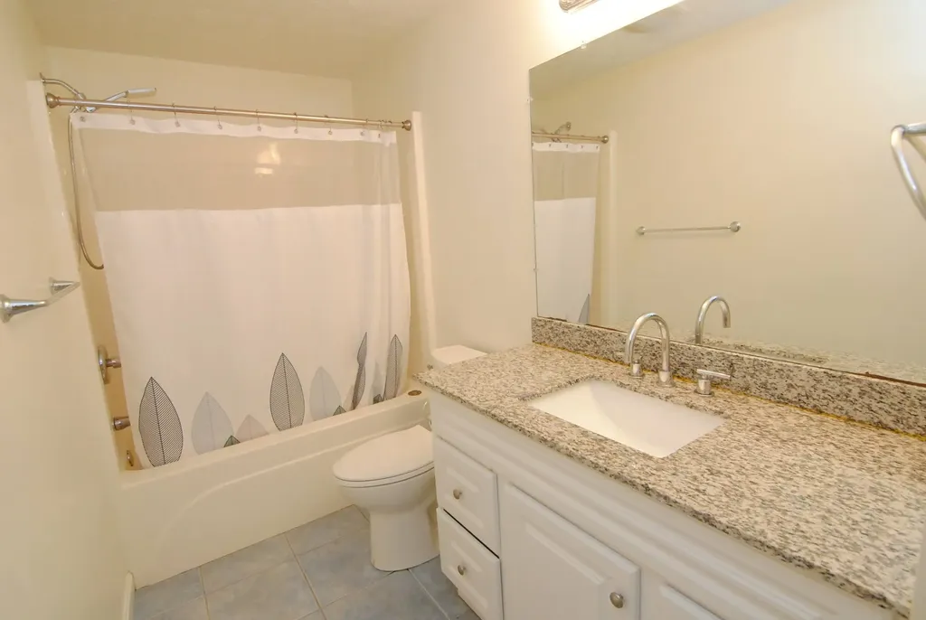 68 Georgetown Drive Nashua NH 03062