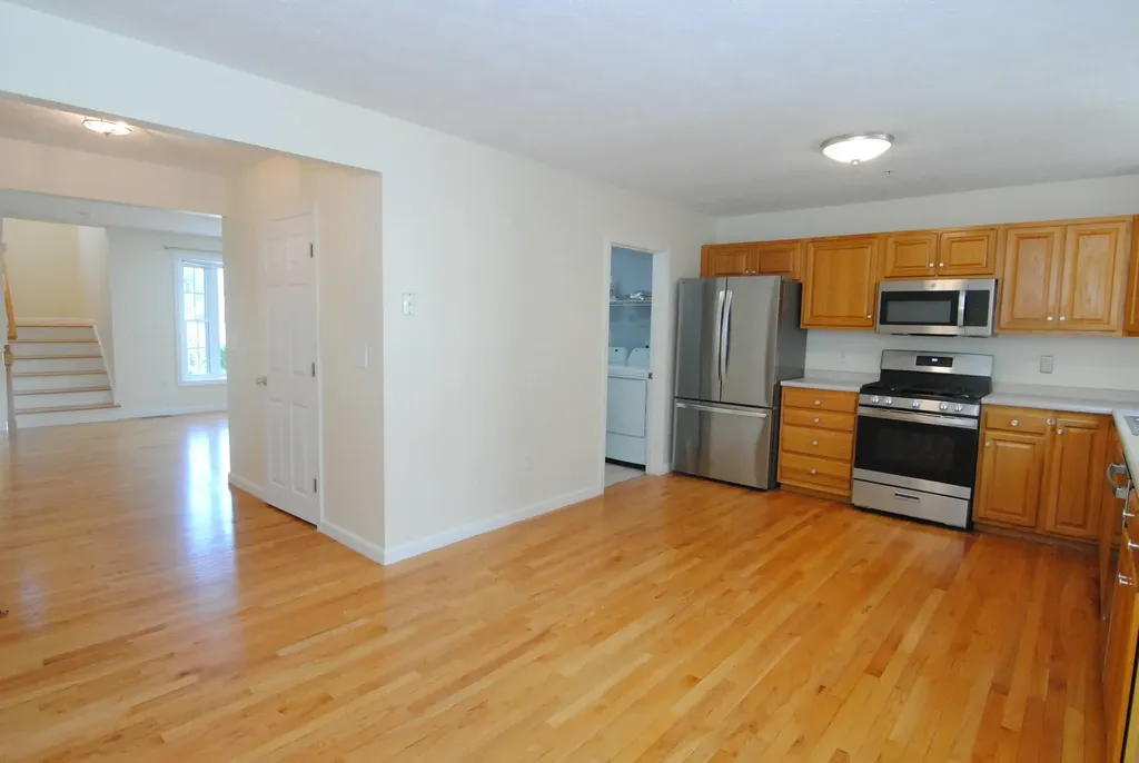 68 Georgetown Drive Nashua NH 03062