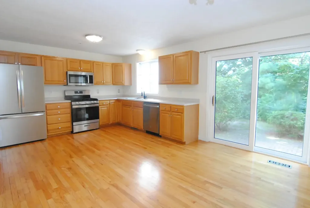 68 Georgetown Drive Nashua NH 03062
