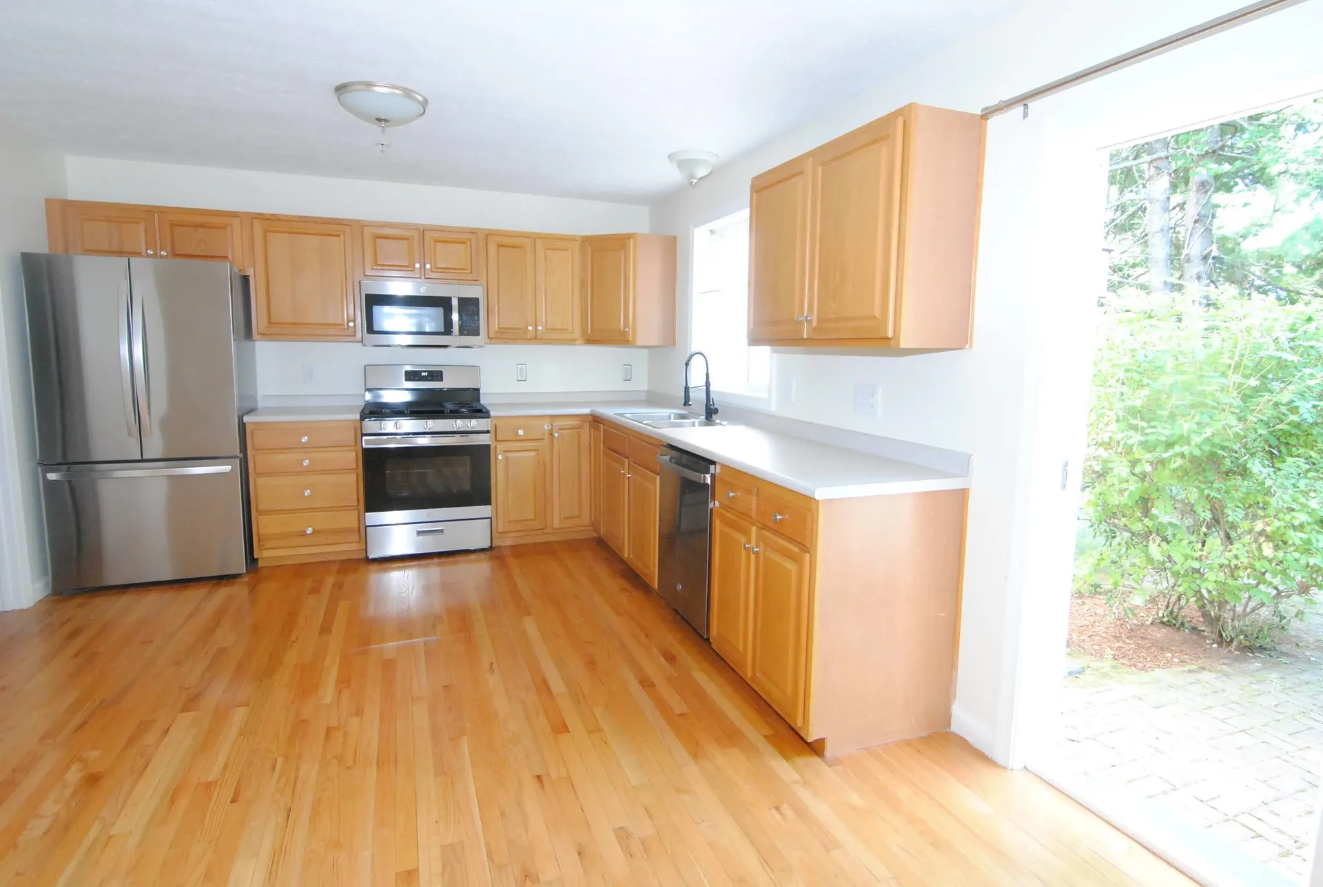 68 Georgetown Drive Nashua NH 03062