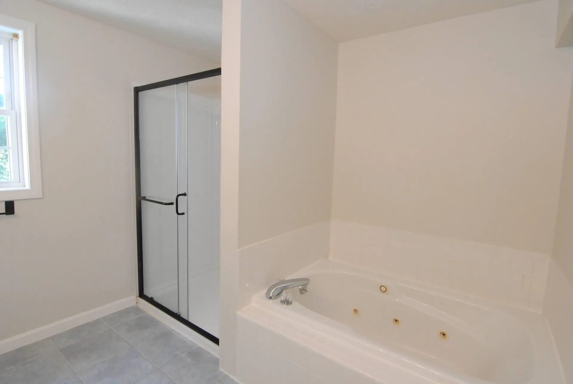68 Georgetown Drive Nashua NH 03062