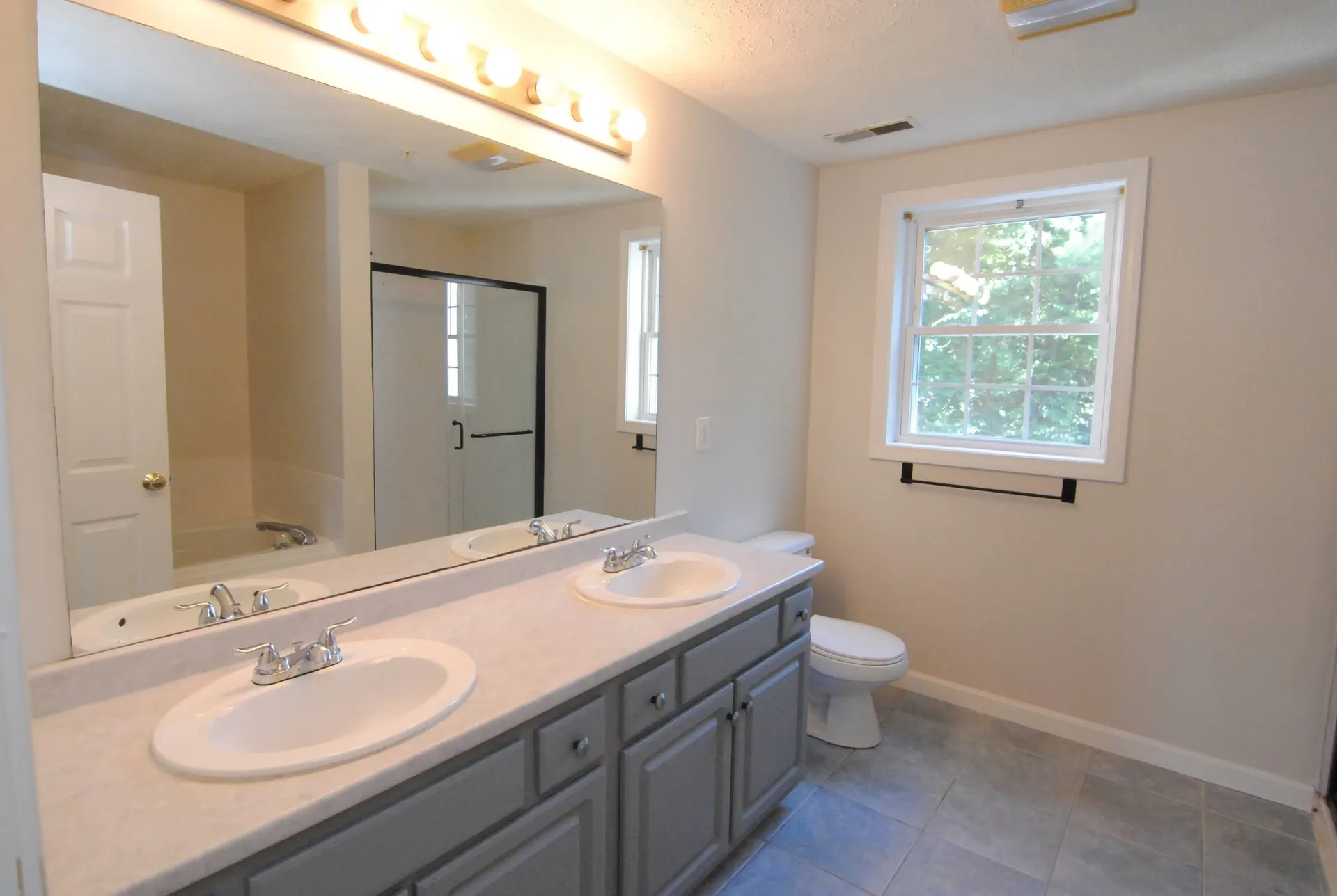 68 Georgetown Drive Nashua NH 03062