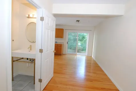 68 Georgetown Drive Nashua NH 03062