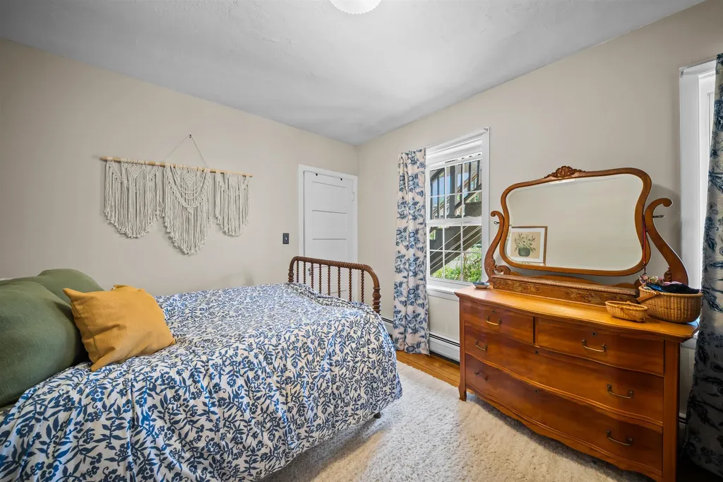 426 Second Street Rollinsford NH 03869