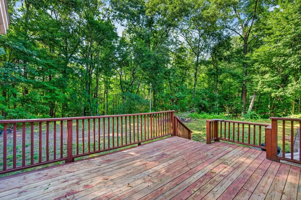 8 Raelynn Drive Derry NH 03038