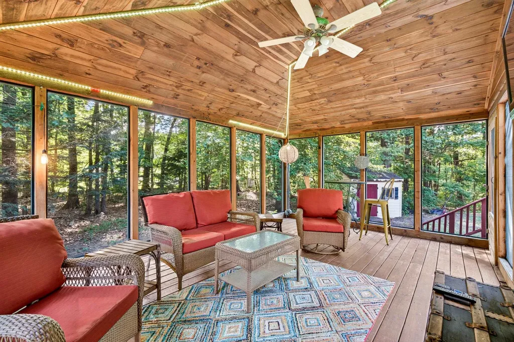 8 Raelynn Drive Derry NH 03038