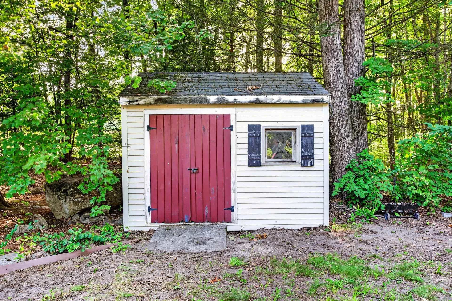 8 Raelynn Drive Derry NH 03038