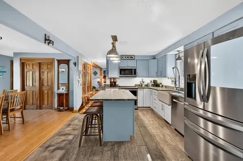 8 Raelynn Drive Derry NH 03038