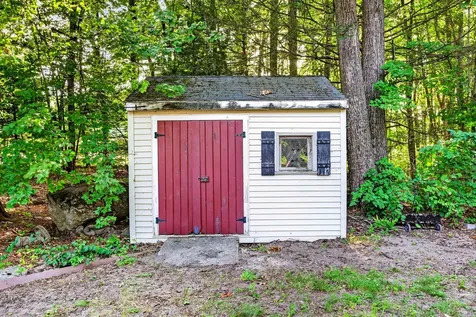 8 Raelynn Drive Derry NH 03038