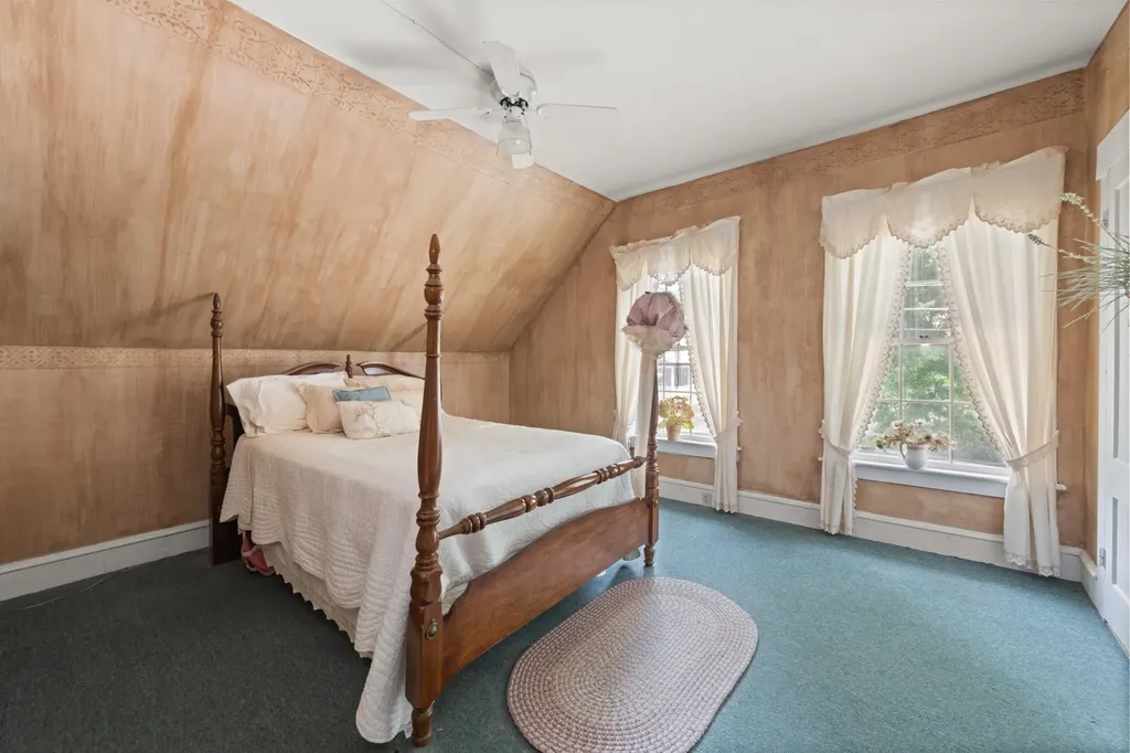 34 Pearl Street Franklin NH 03235