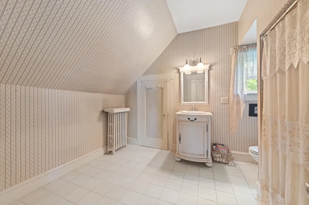 34 Pearl Street Franklin NH 03235