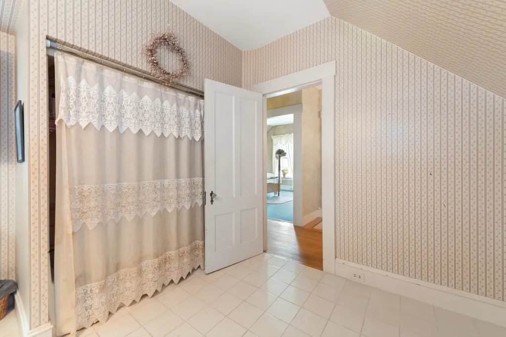 34 Pearl Street Franklin NH 03235