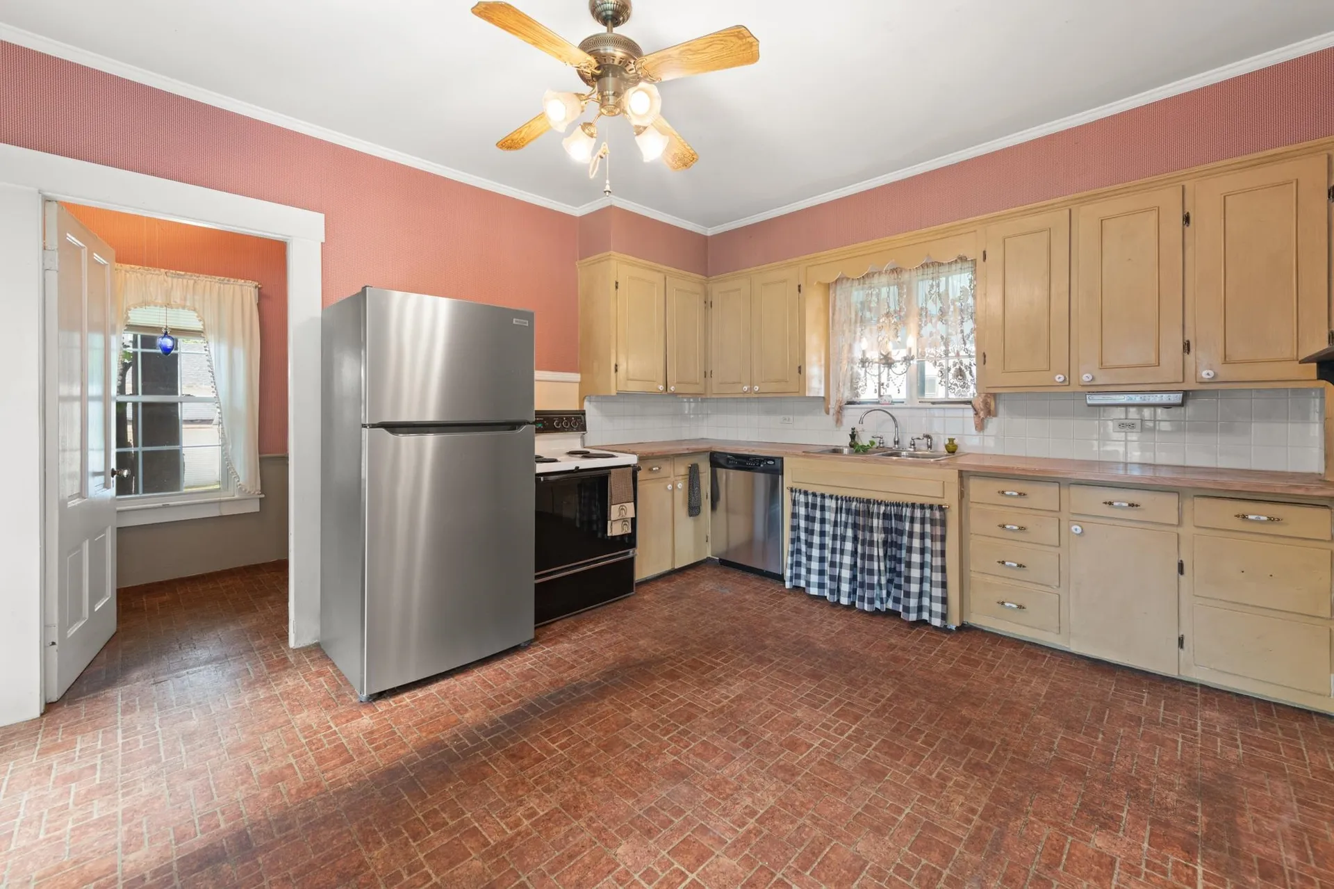 34 Pearl Street Franklin NH 03235