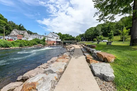34 Pearl Street Franklin NH 03235