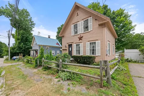 34 Pearl Street Franklin NH 03235