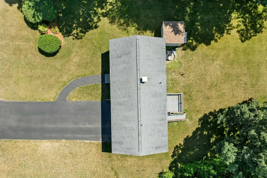 9 Bunker Hill Drive Londonderry NH 03053