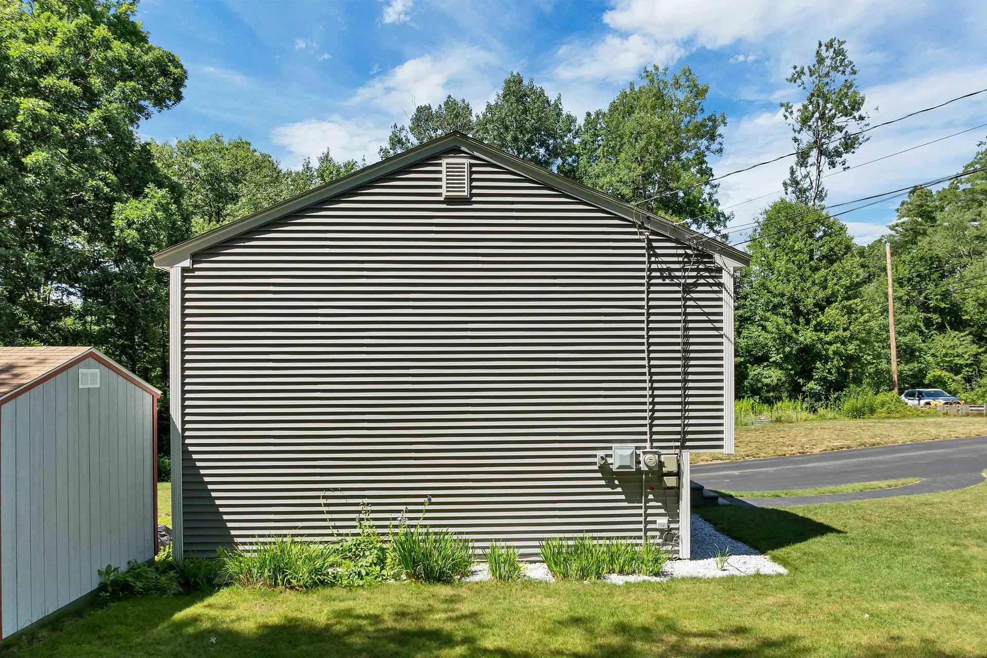 9 Bunker Hill Drive Londonderry NH 03053