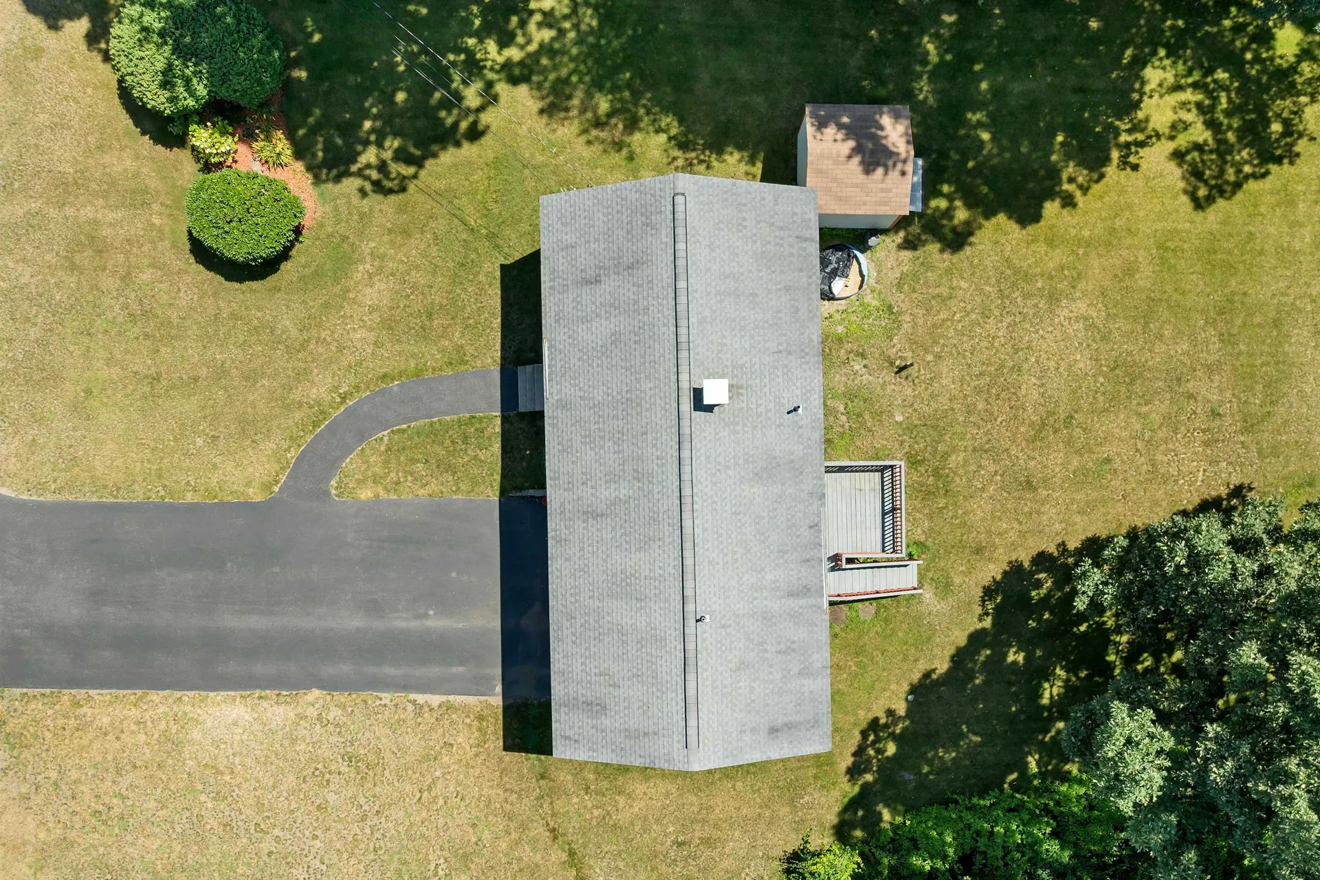 9 Bunker Hill Drive Londonderry NH 03053