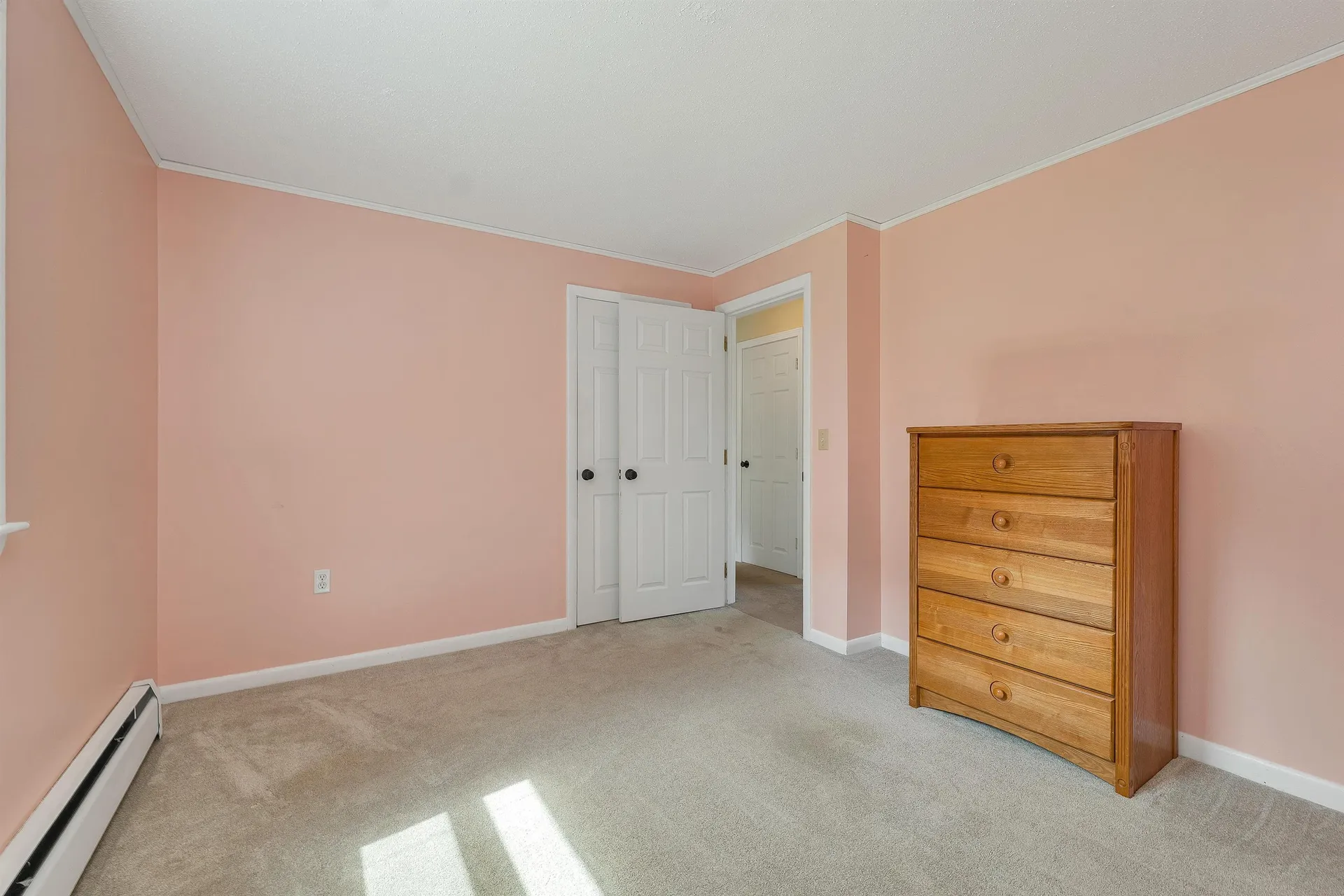 9 Bunker Hill Drive Londonderry NH 03053
