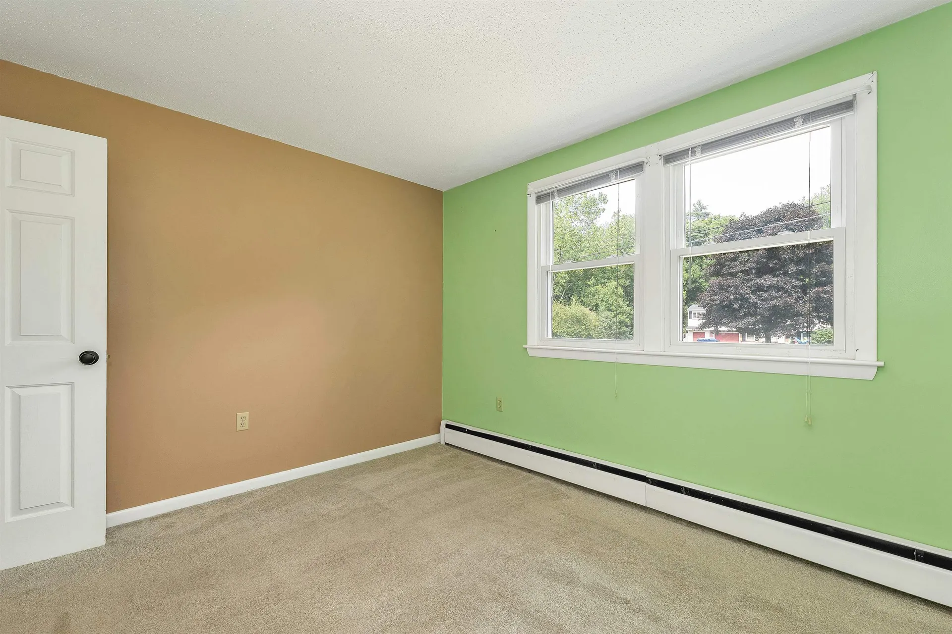 9 Bunker Hill Drive Londonderry NH 03053