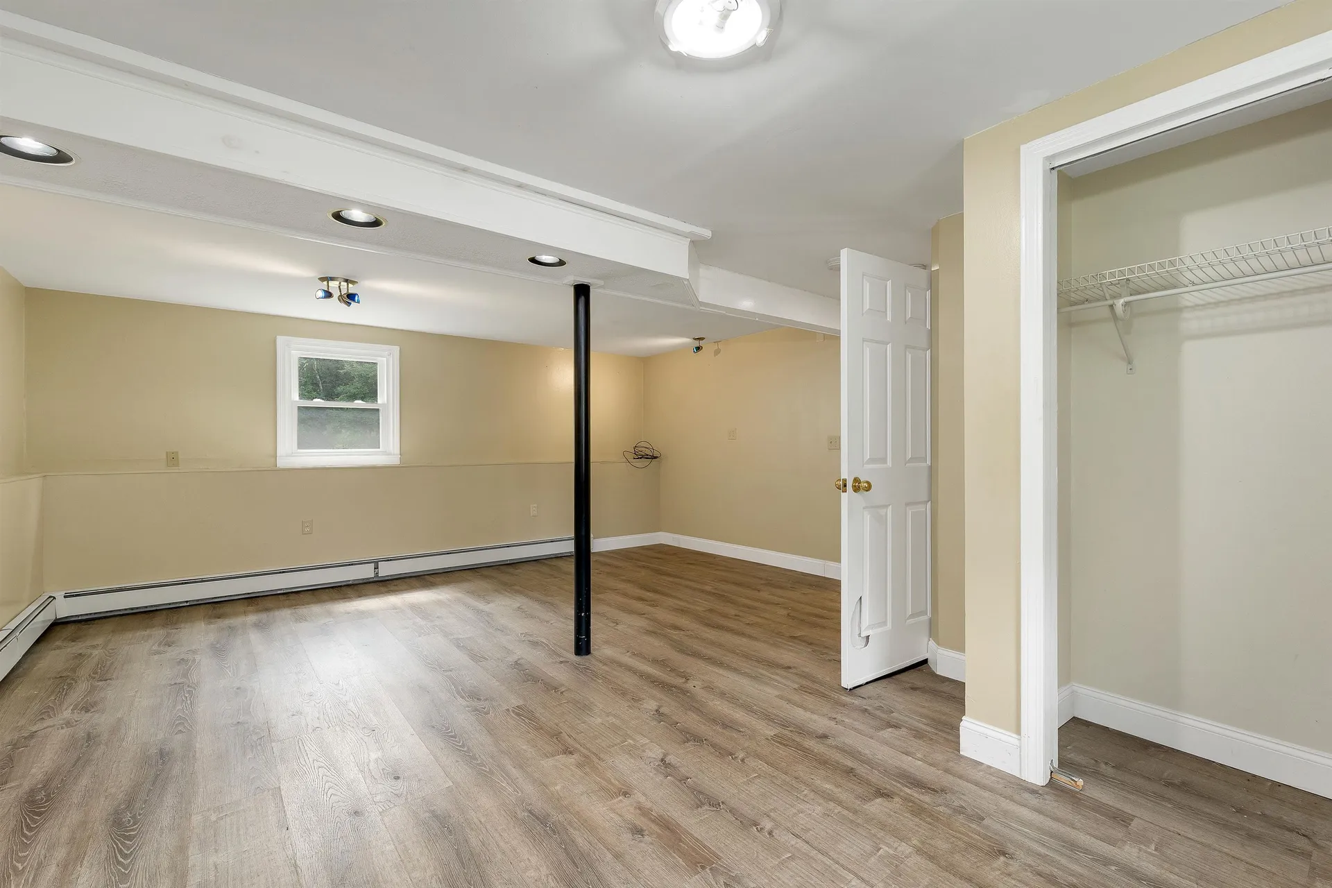 9 Bunker Hill Drive Londonderry NH 03053
