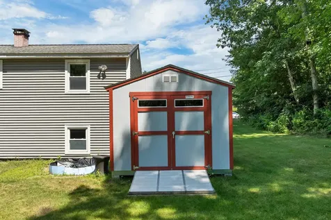 9 Bunker Hill Drive Londonderry NH 03053
