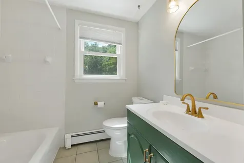 9 Bunker Hill Drive Londonderry NH 03053