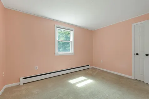 9 Bunker Hill Drive Londonderry NH 03053