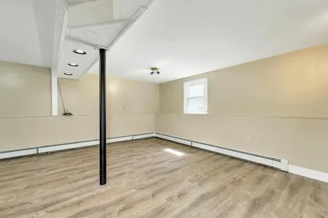 9 Bunker Hill Drive Londonderry NH 03053