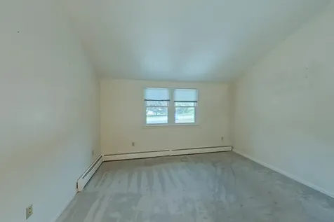 9 Bunker Hill Drive Londonderry NH 03053