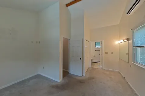 9 Bunker Hill Drive Londonderry NH 03053