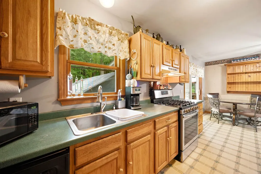 314 Old Bristol Road New Hampton NH 03256