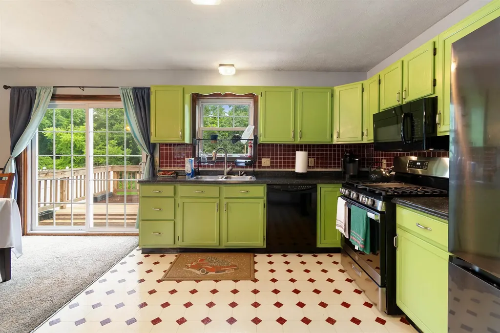 31 Adams Street St. Albans City VT 05478-2100