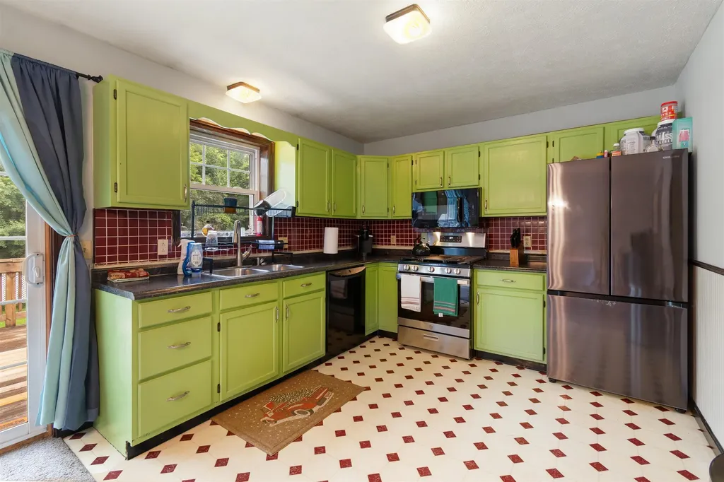 31 Adams Street St. Albans City VT 05478-2100
