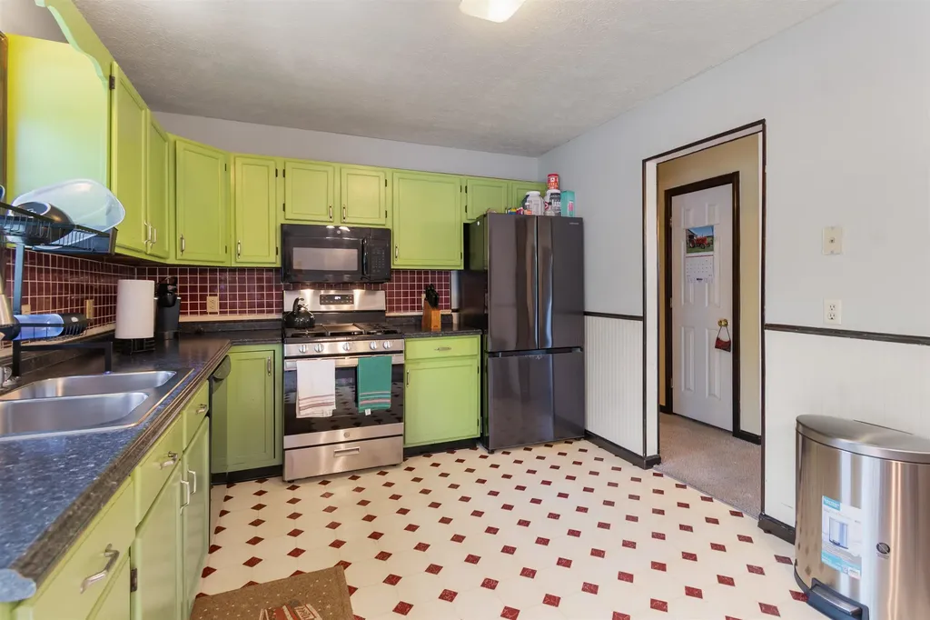 31 Adams Street St. Albans City VT 05478-2100