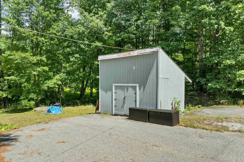 25 South Mayhew Turnpike Hebron NH 03241