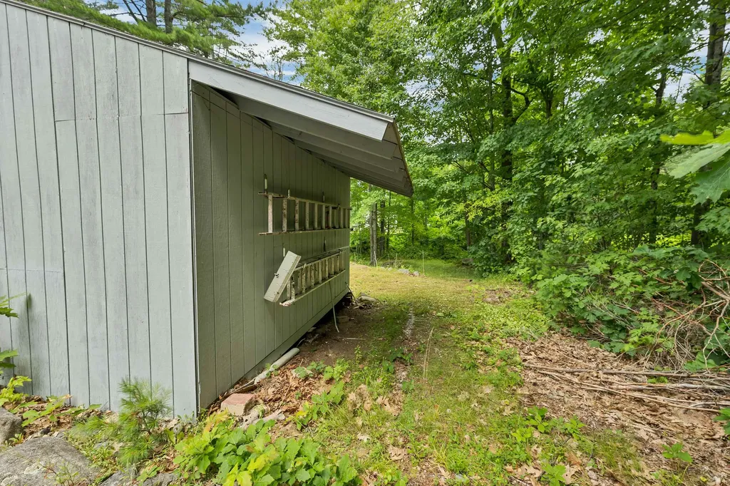 25 South Mayhew Turnpike Hebron NH 03241