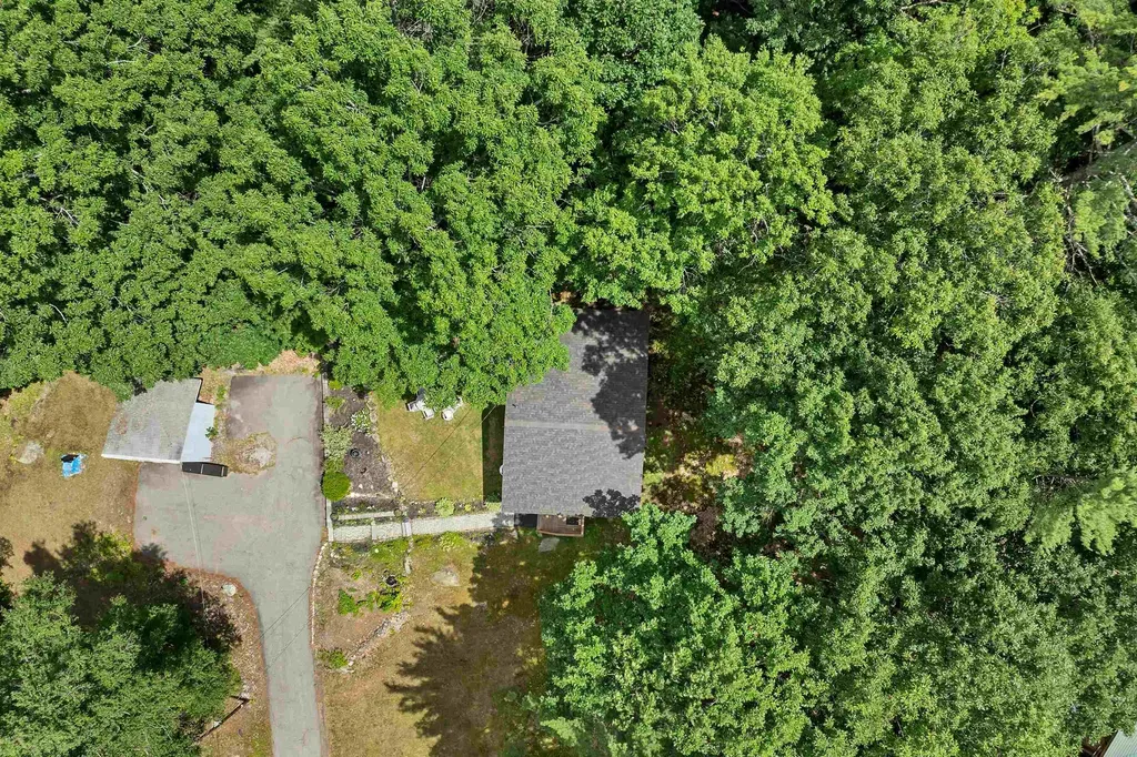 25 South Mayhew Turnpike Hebron NH 03241
