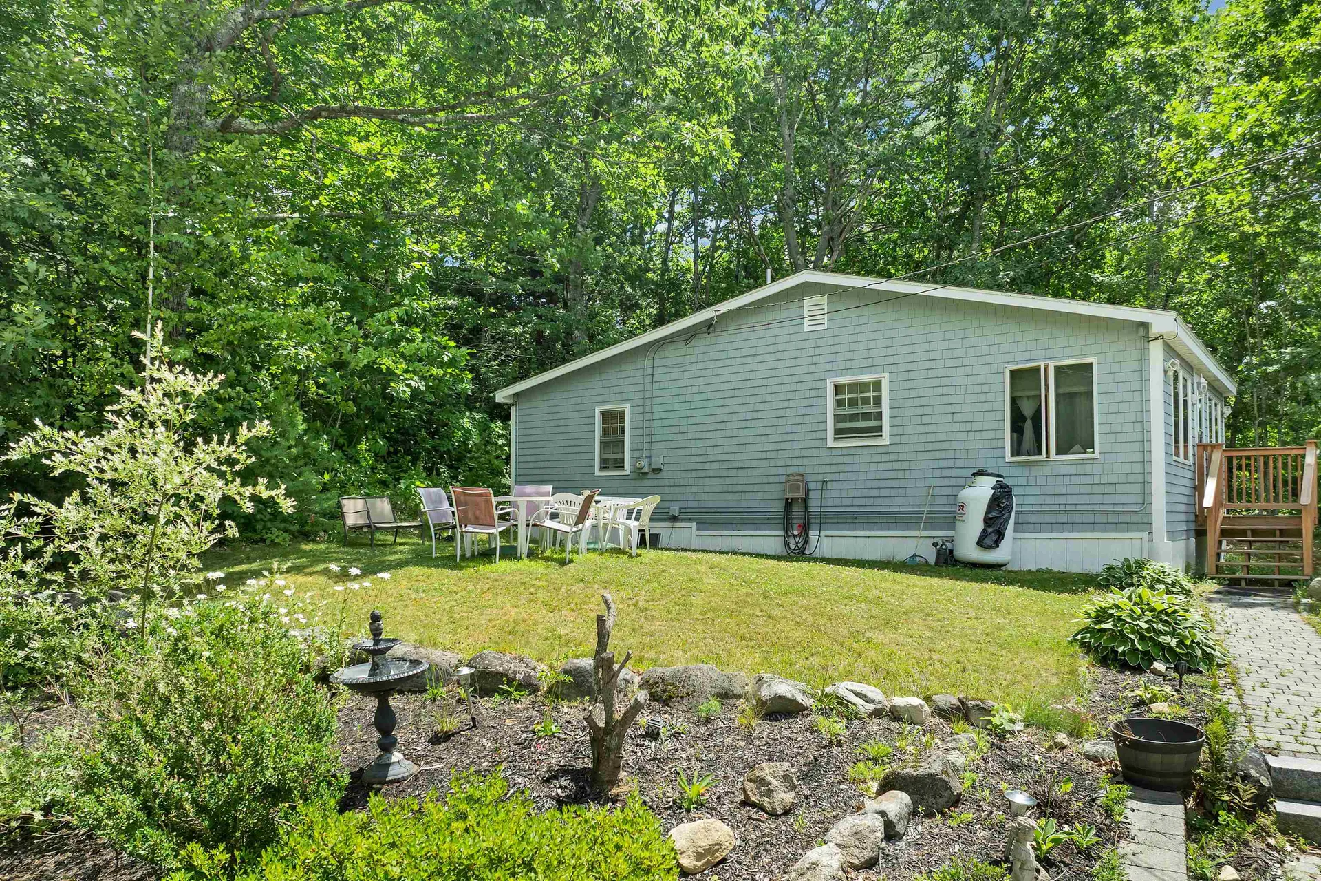 25 South Mayhew Turnpike Hebron NH 03241