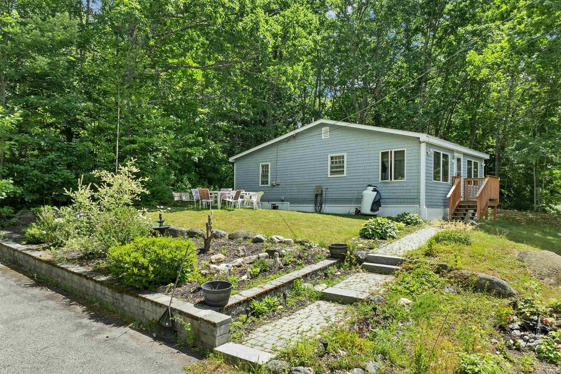 25 South Mayhew Turnpike Hebron NH 03241