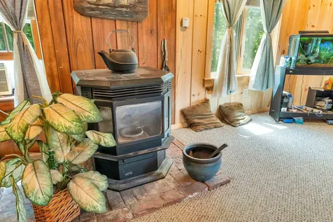 25 South Mayhew Turnpike Hebron NH 03241