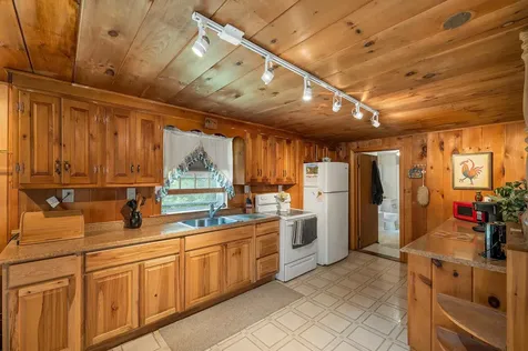 25 South Mayhew Turnpike Hebron NH 03241